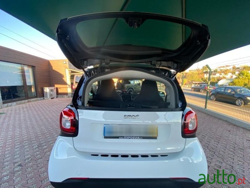 2019' Smart Fortwo photo #4
