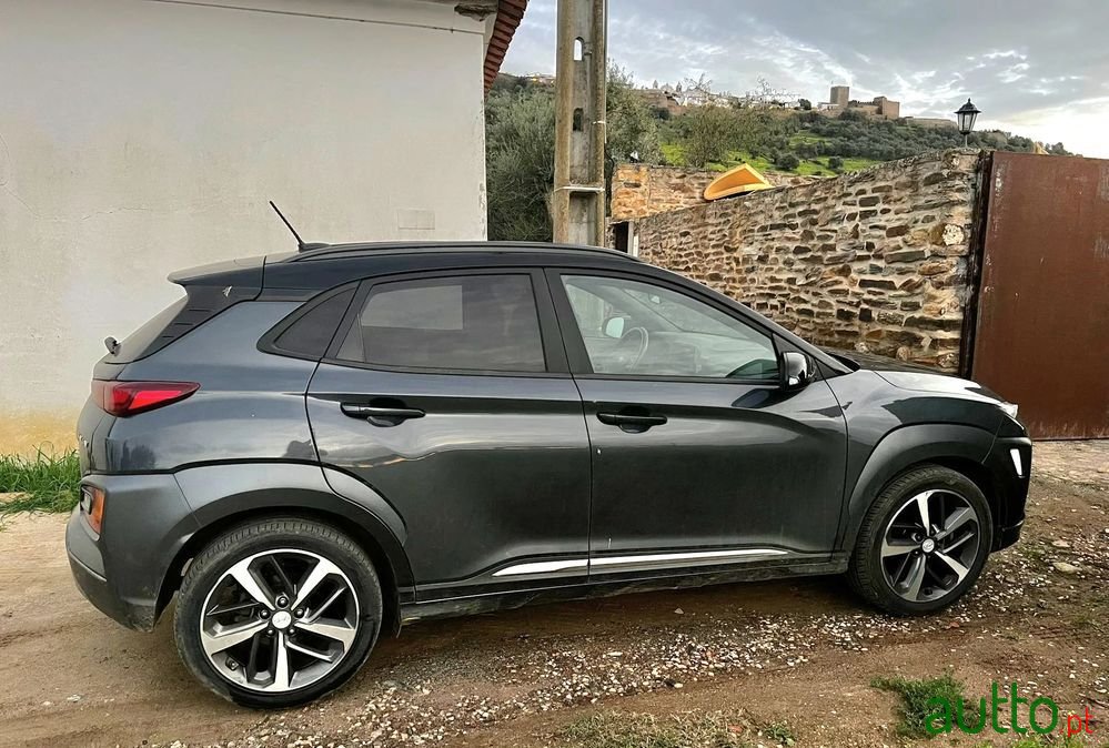 2020' Hyundai Kauai photo #2