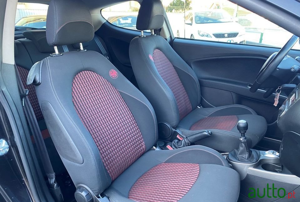 2011' Alfa Romeo MiTo photo #5