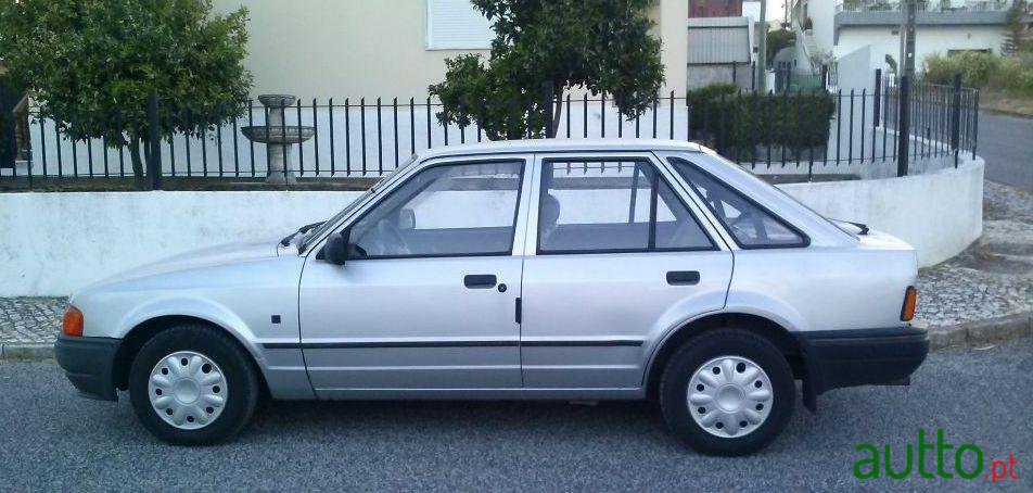 1989' Ford Escort 1.3 Cl photo #1