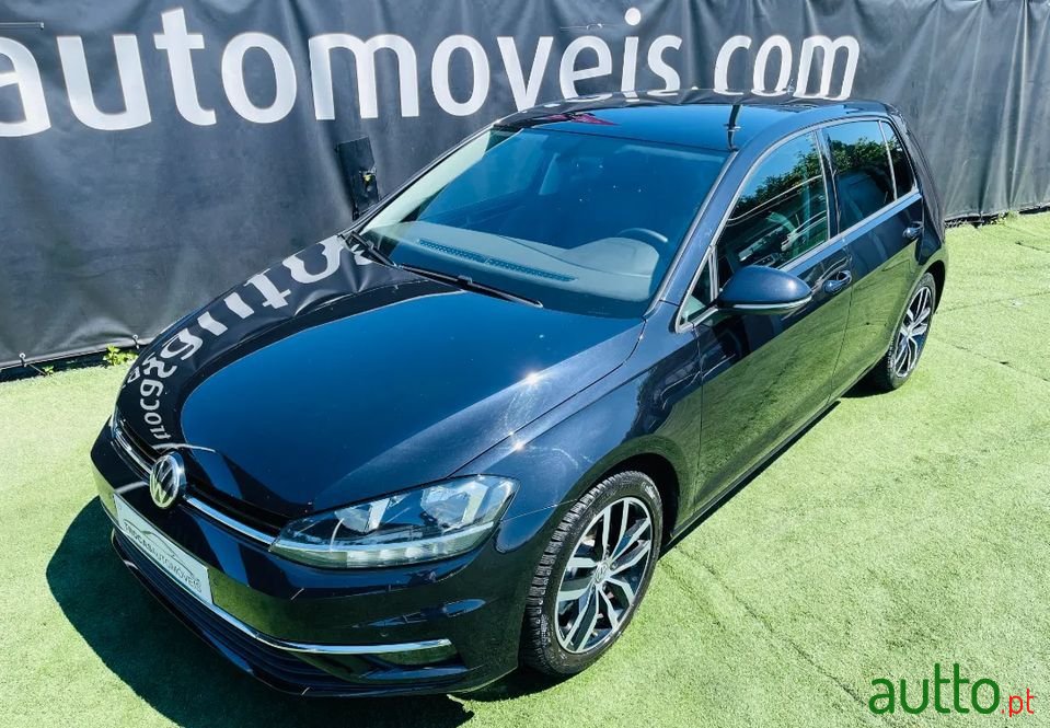2018' Volkswagen Golf photo #4