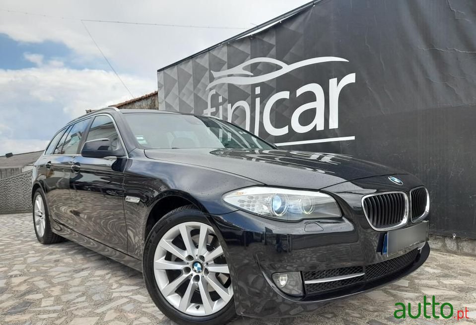 2010' BMW 520 photo #1