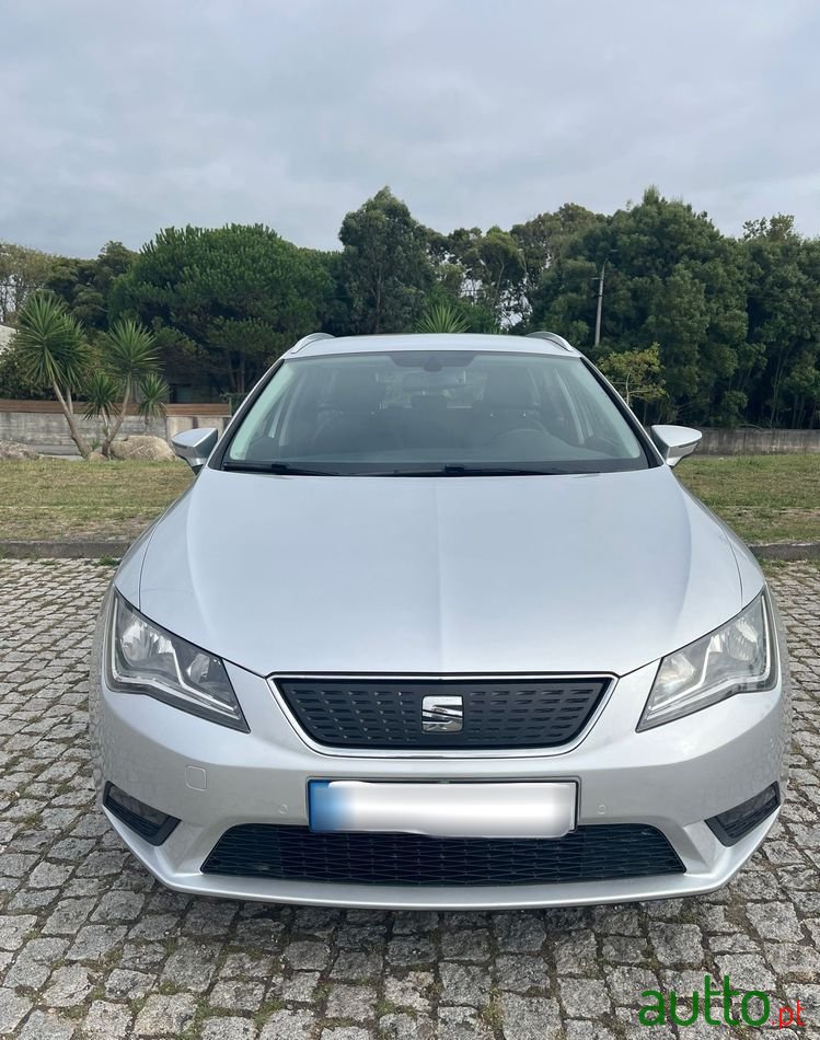 2015' SEAT Leon St photo #2
