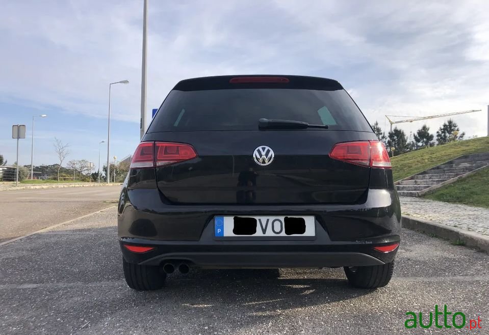 2012' Volkswagen Golf photo #4