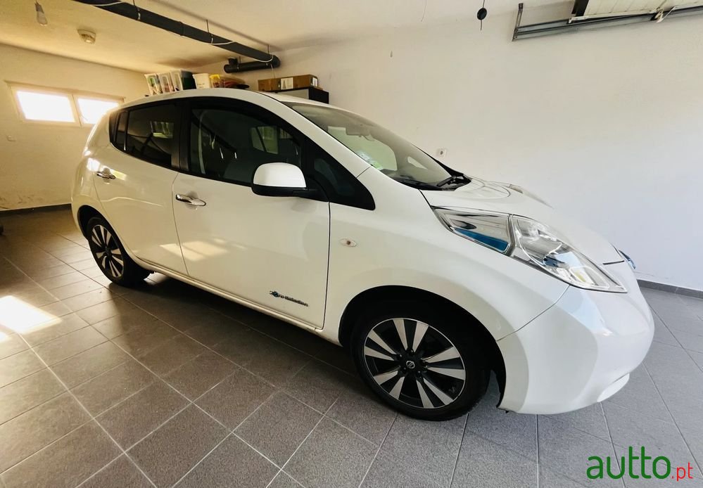2015' Nissan Leaf Tekna photo #1