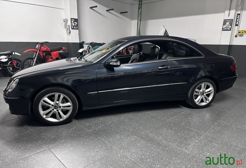 2006' Mercedes-Benz CLK 220 photo #3