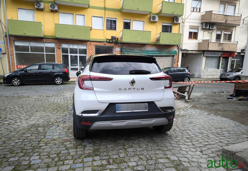 2022' Renault Captur 1.0 Tce Exclusive photo #2