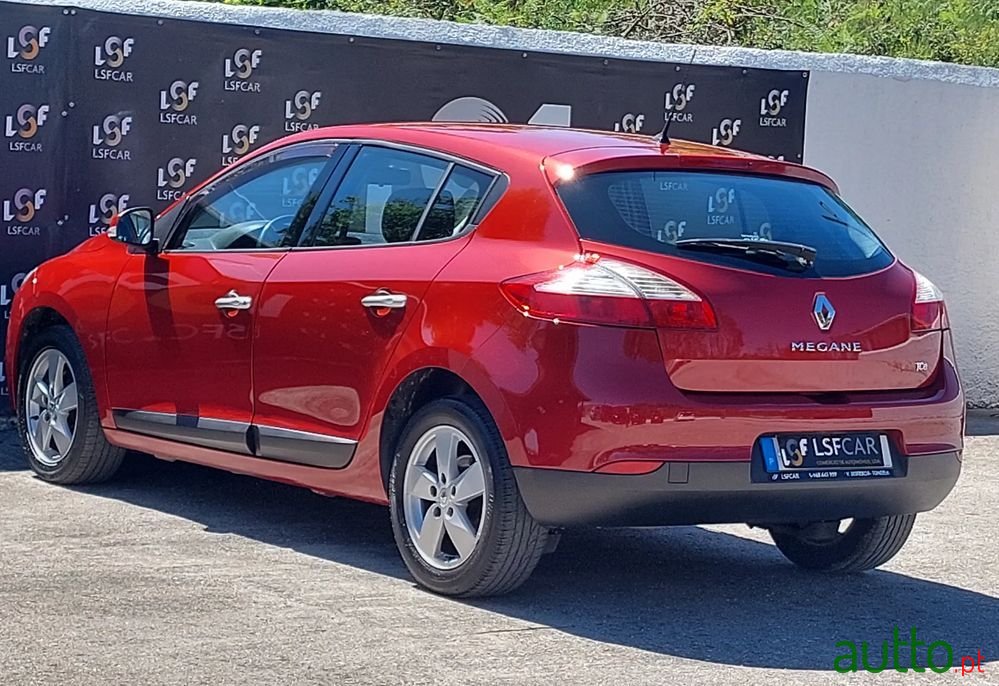 2010' Renault Megane photo #5