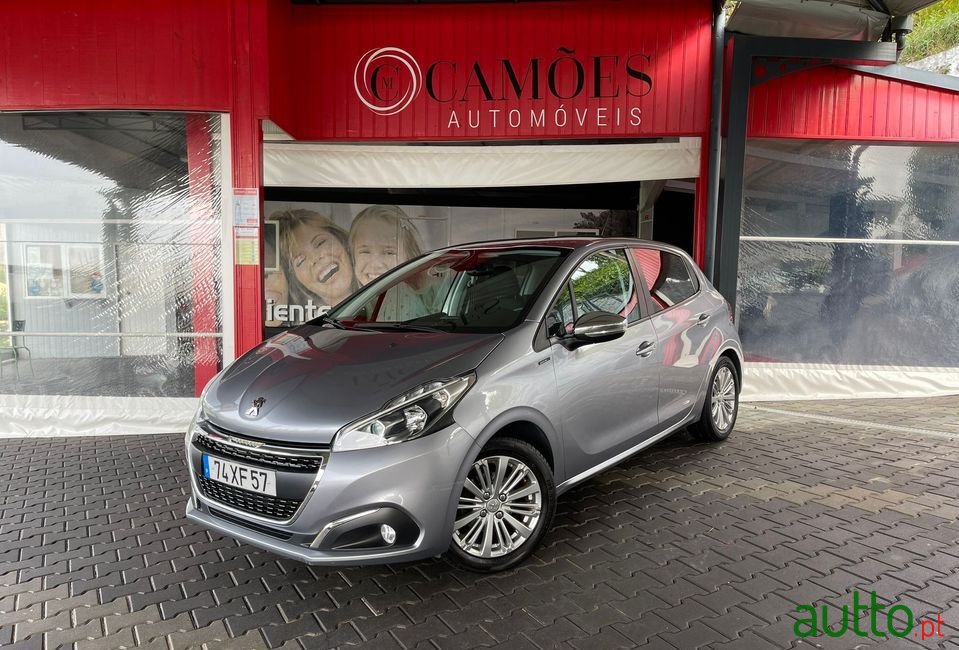 2019' Peugeot 208 photo #1