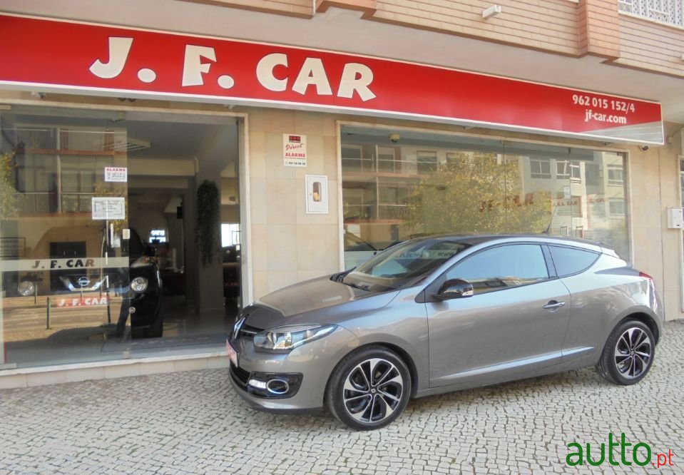2013' Renault Megane Coupe photo #2
