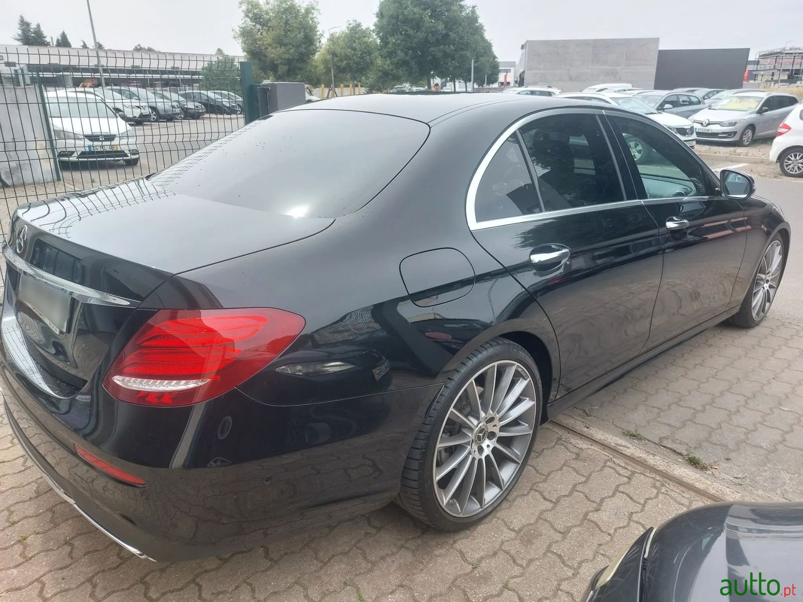 2019' Mercedes-Benz E-300 photo #6