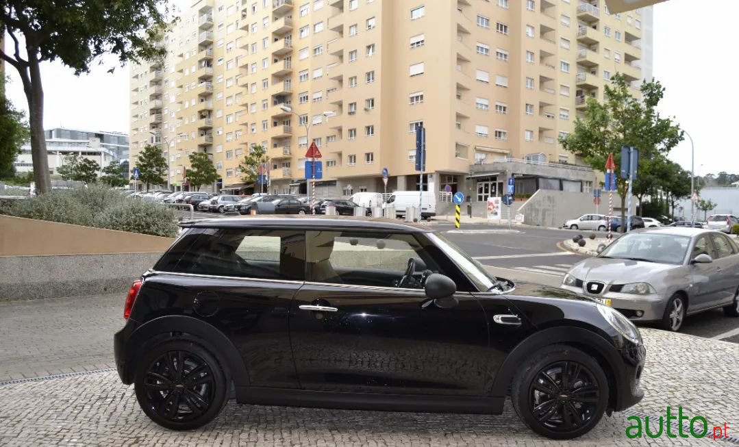 2019' MINI One photo #4