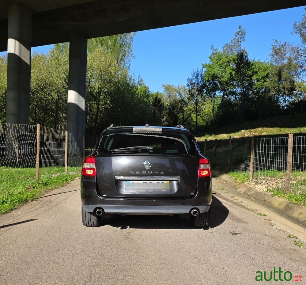 2008' Renault Laguna Break photo #5