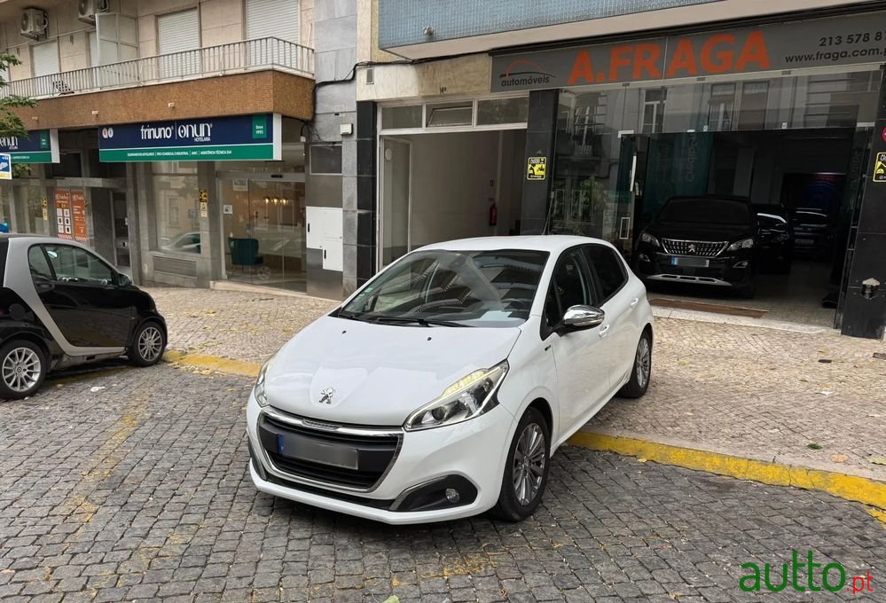 2016' Peugeot 208 1.2 Puretech Style photo #3