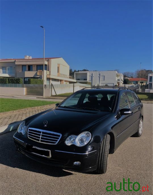 2005' Mercedes-Benz 220 photo #6