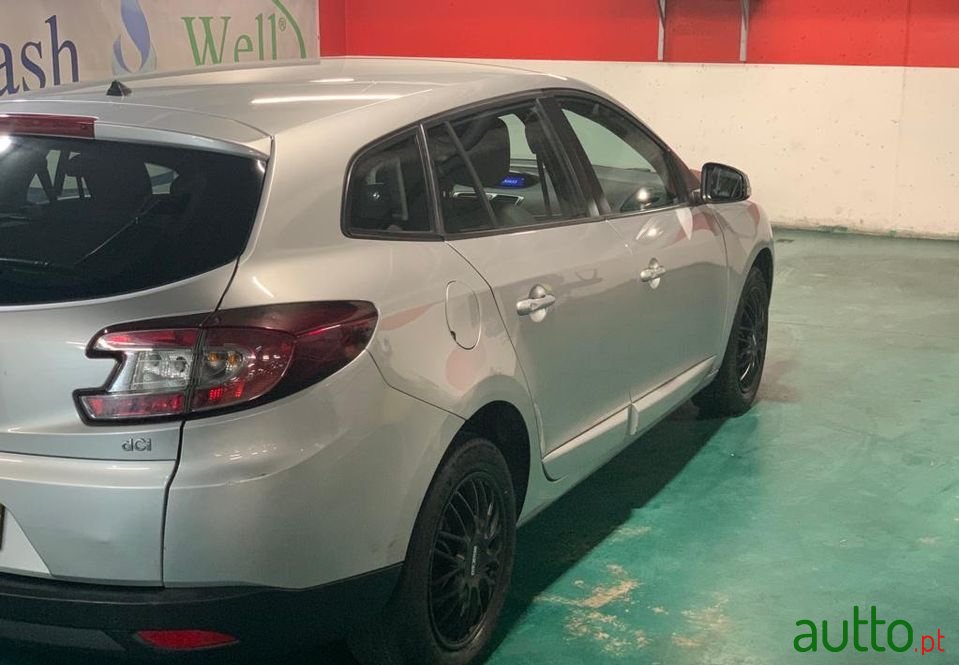 2015' Renault Megane photo #2