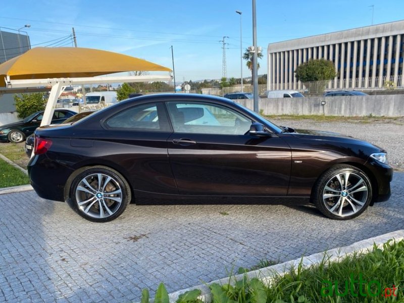 2015' BMW 218 Sport photo #4