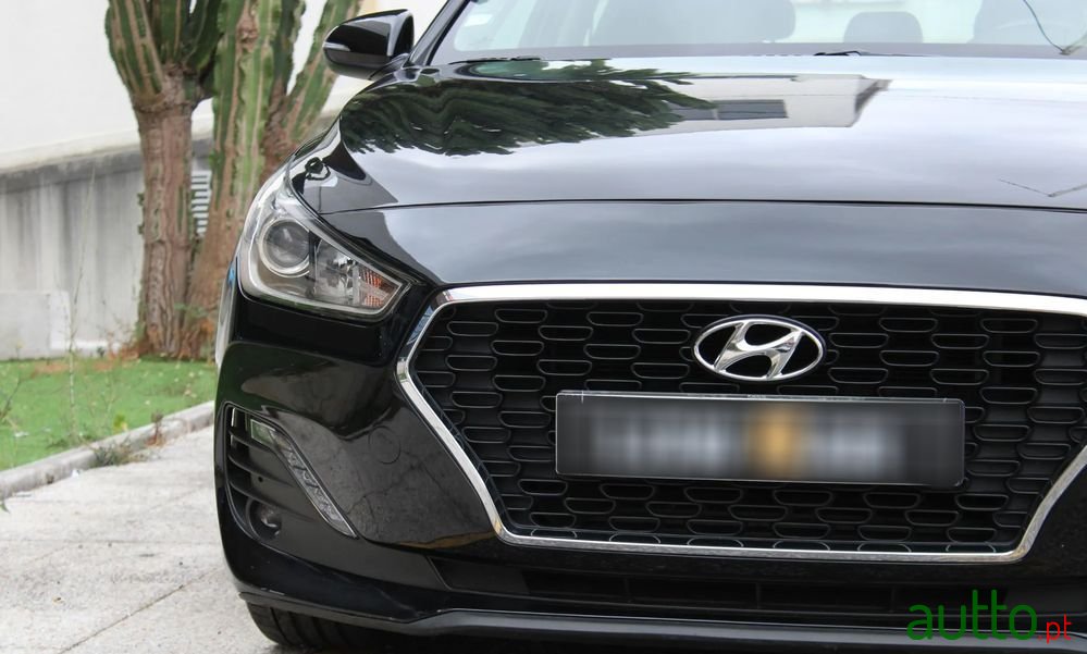 2019' Hyundai i30 1.6 Crdi Style Plus photo #2