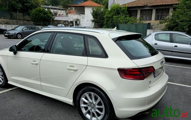 2014' Audi A3 Sportback photo #2