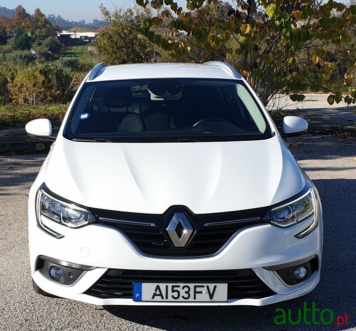 2018' Renault Megane Sport Tourer photo #1