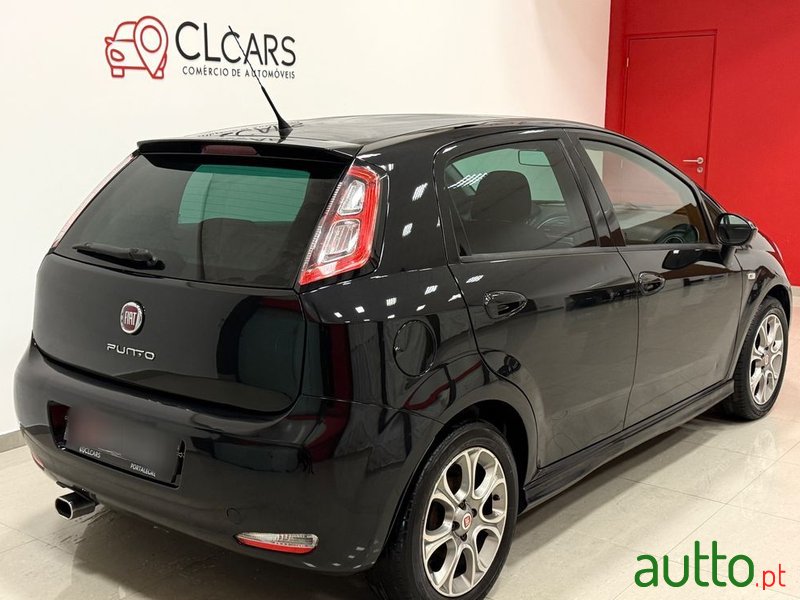 2014' Fiat Punto Evo photo #3