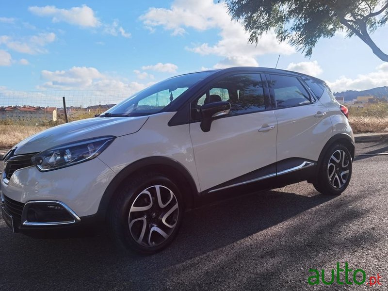 2015' Renault Captur 1.5 Dci Exclusive photo #2