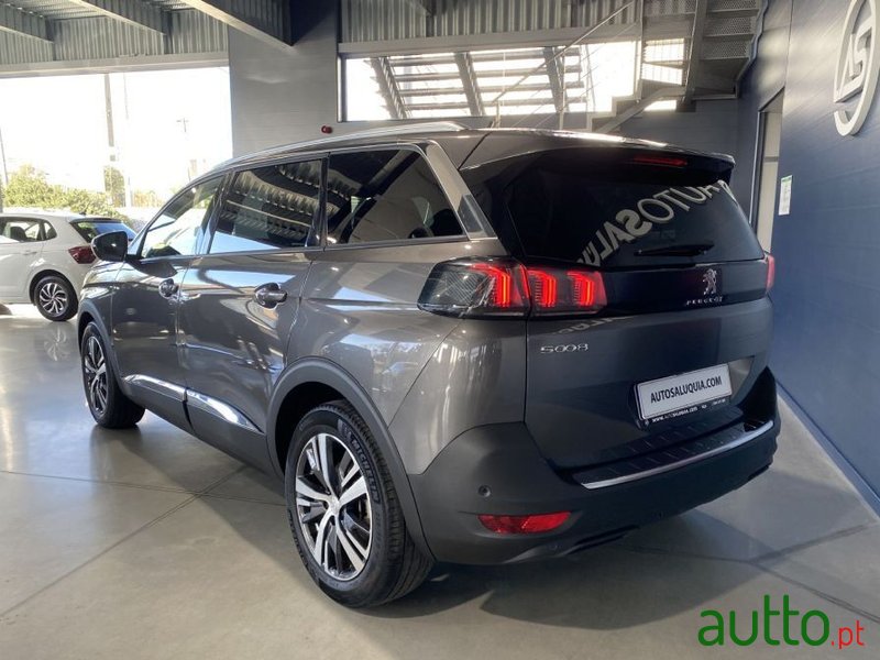 2021' Peugeot 5008 photo #3