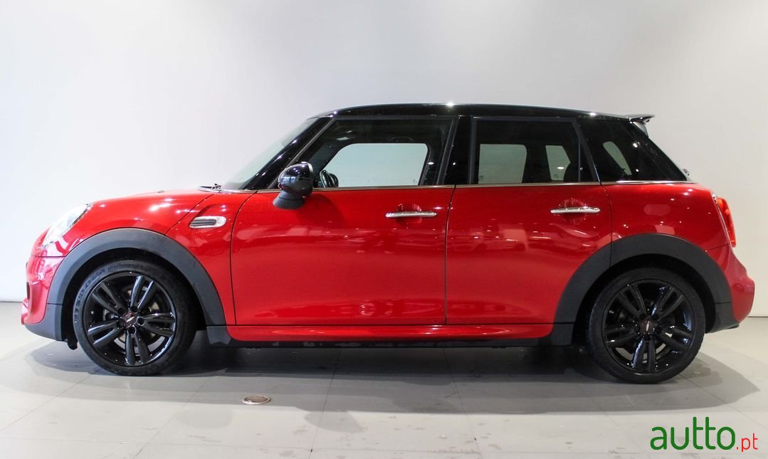 2015' MINI Cooper photo #5