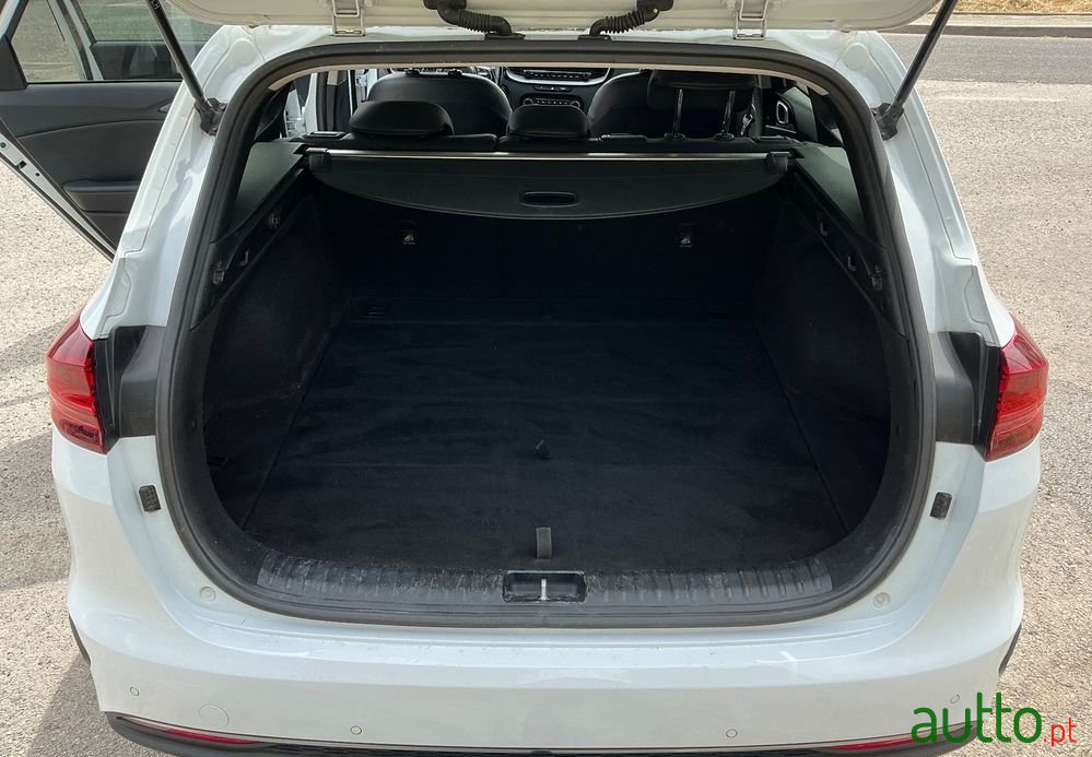 2020' Kia Ceed Sw photo #5