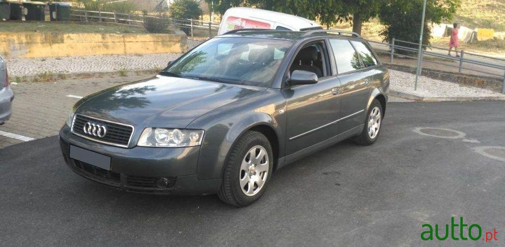 2002' Audi A4 Avant photo #1