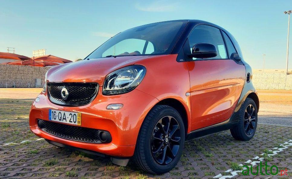 2015' Smart Fortwo Passion photo #1