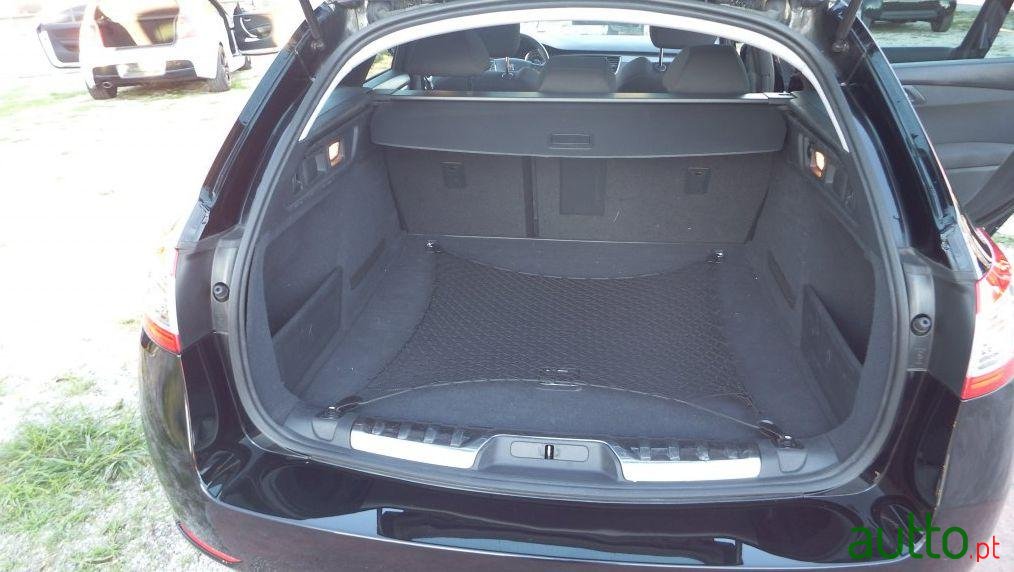 2011' Peugeot 1.6 e-HDI Allure CMP6 110g photo #1