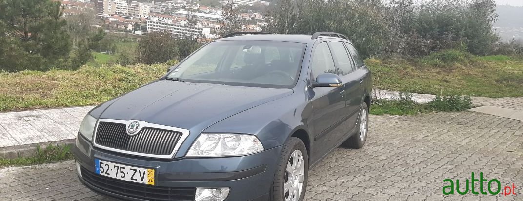 2005' Skoda Octavia Sport photo #1