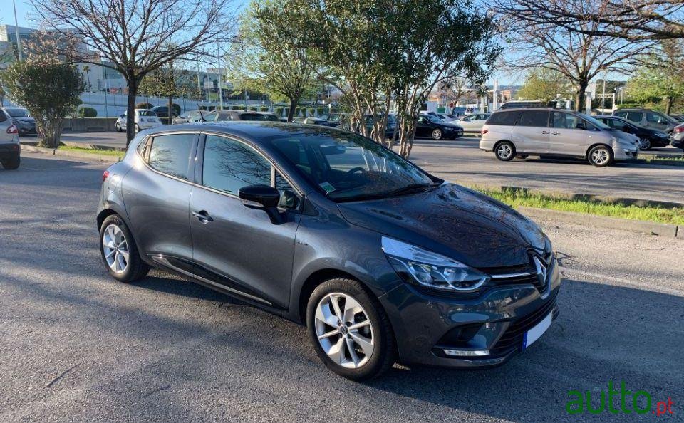 2016' Renault Clio Limited photo #1