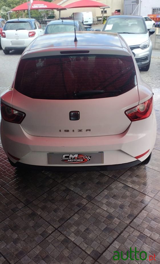 2012' SEAT Ibiza photo #2