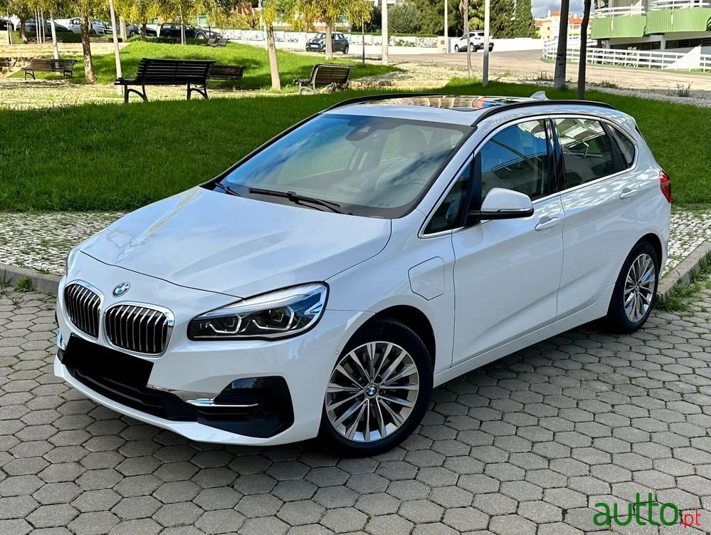 2020' BMW 225Xe Active Tourer photo #1
