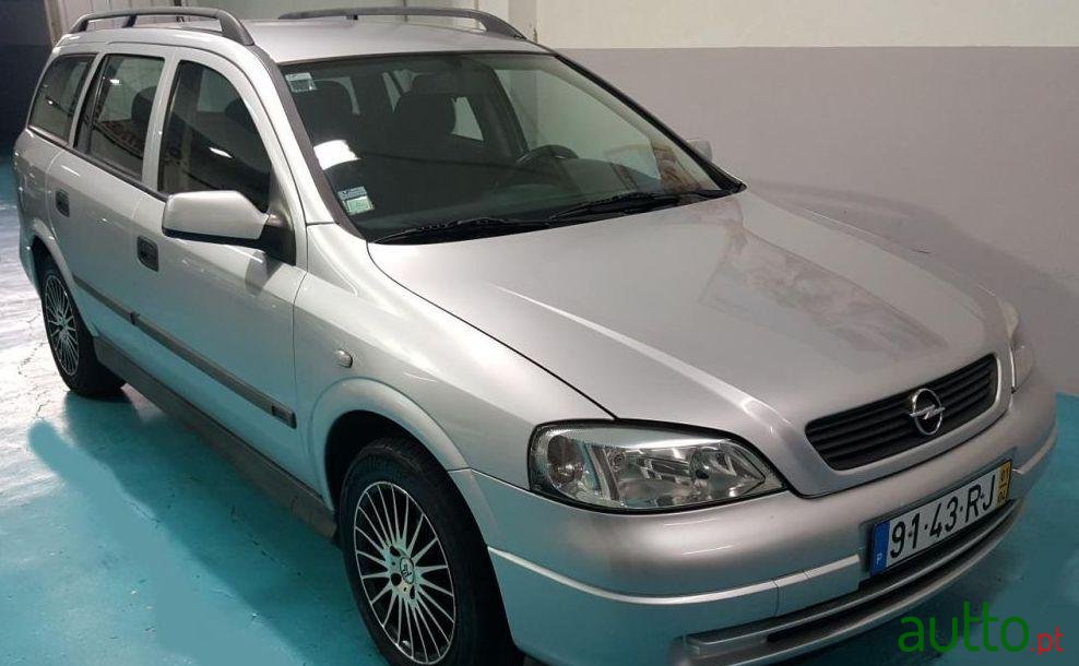 2001' Opel Astra Caravan 1.2 Club photo #1