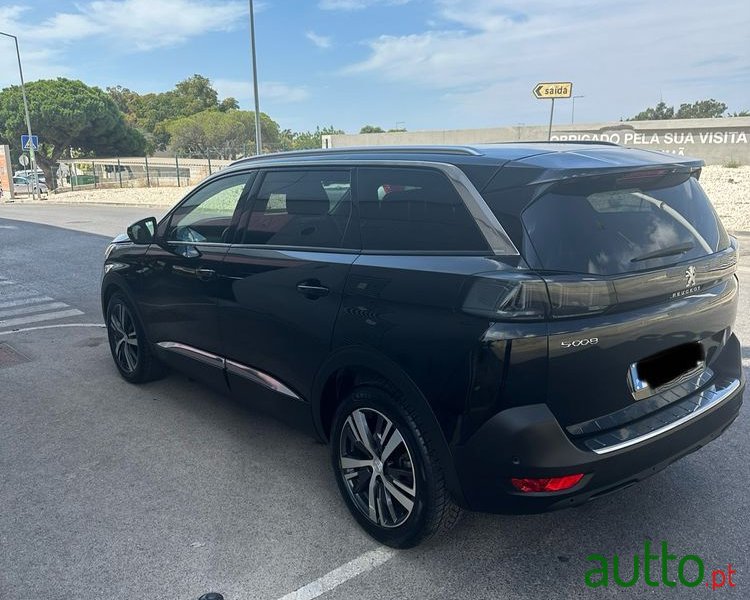 2021' Peugeot 5008 photo #3