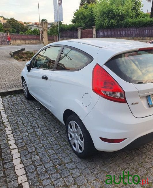 2010' Ford Fiesta photo #1