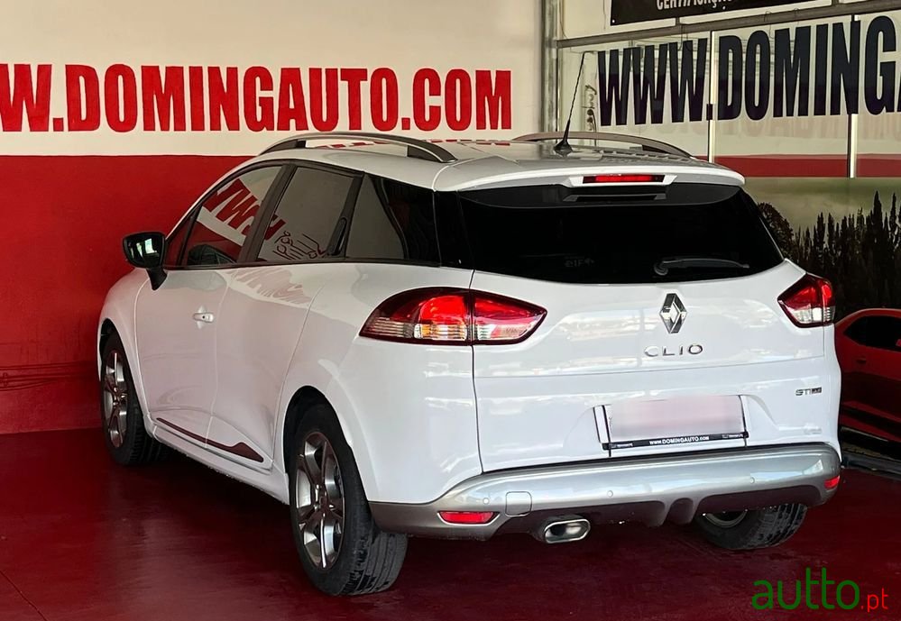 2017' Renault Clio Sport Tourer photo #4