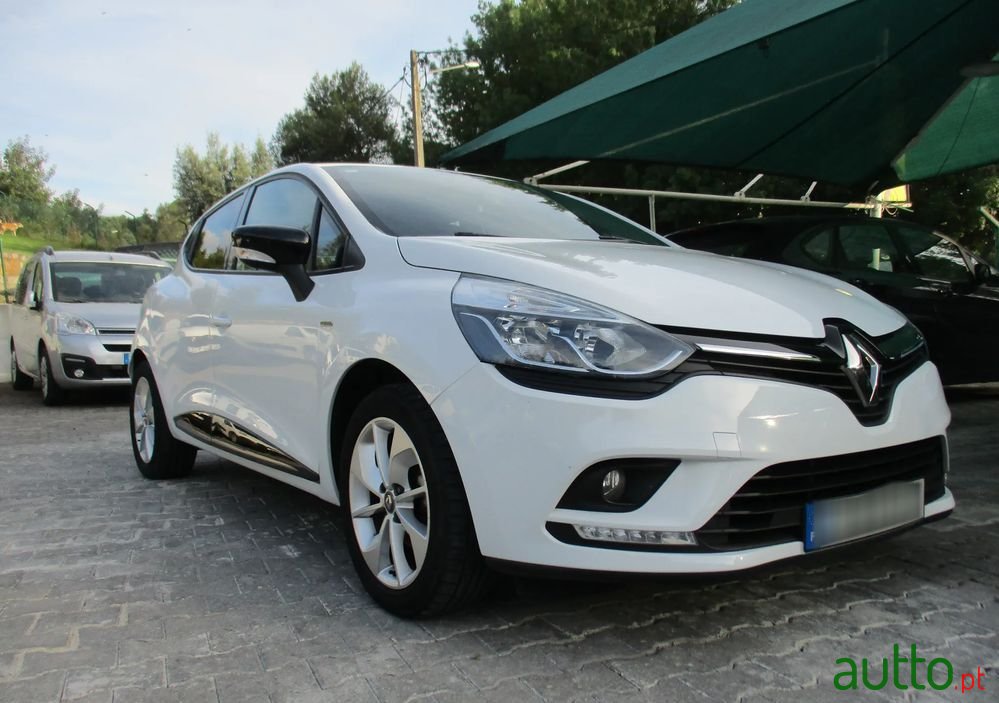 2017' Renault Clio 0.9 Tce Limited photo #2