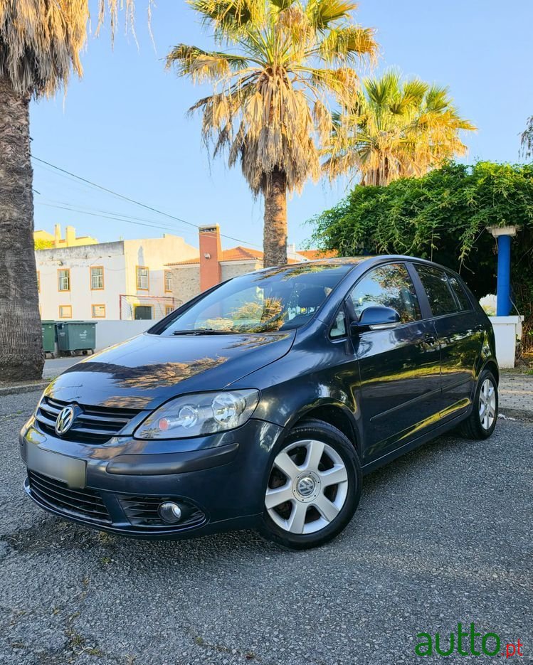 2005' Volkswagen Golf Plus photo #1