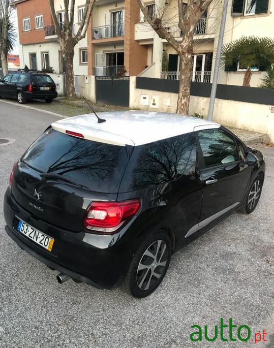 2011' Citroen DS3 photo #1