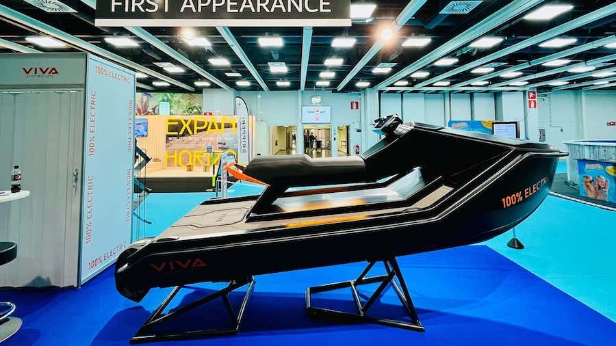 This All Electric Jet Ski Can Charge To Full in Just An Hour