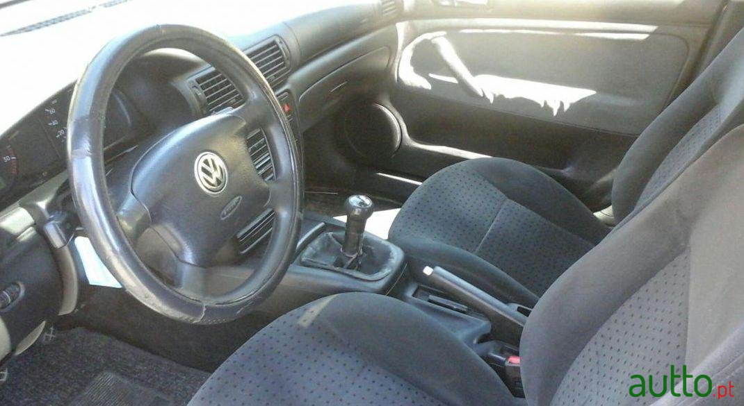 1998' Volkswagen Passat photo #1