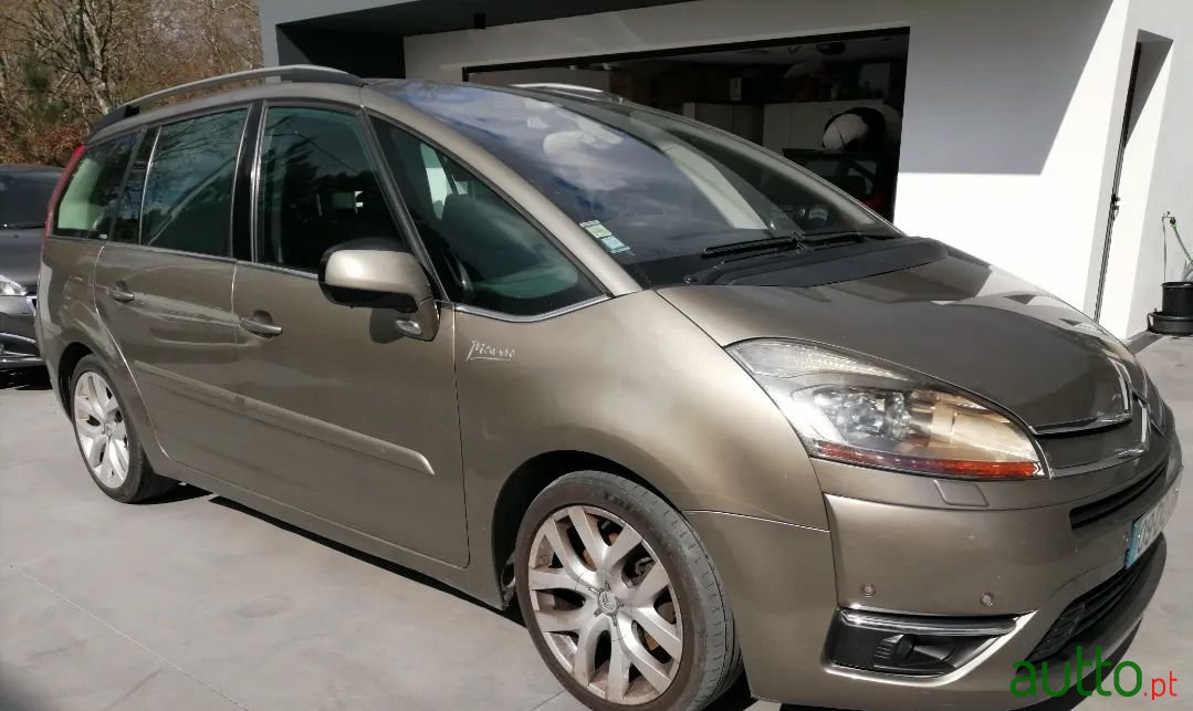 2007' Citroen C4 Grand Picasso photo #2