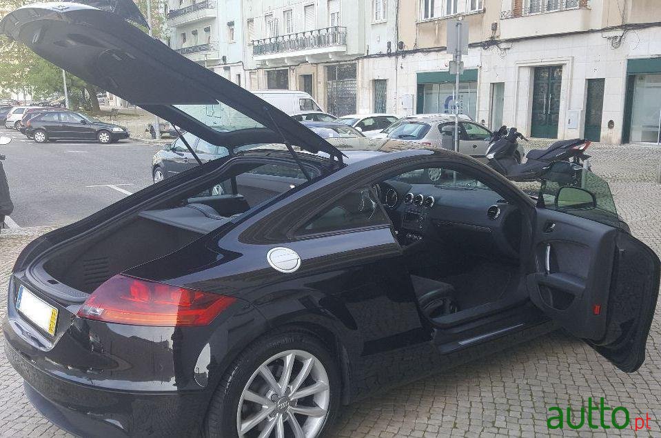 2011' Audi TT Quattro photo #1