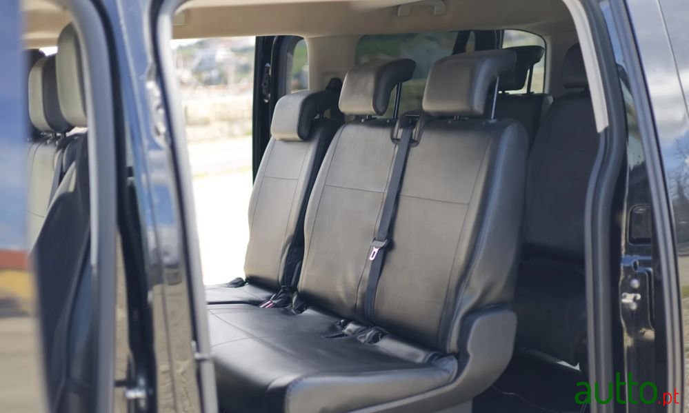 2020' Toyota ProAce Verso photo #6