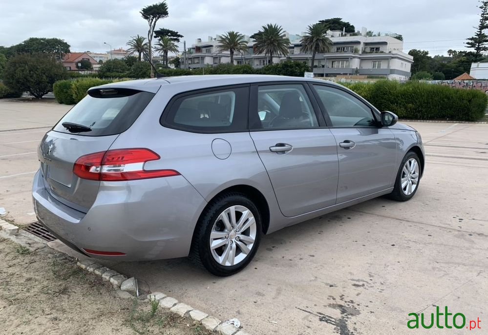 2017' Peugeot 308 Sw photo #2