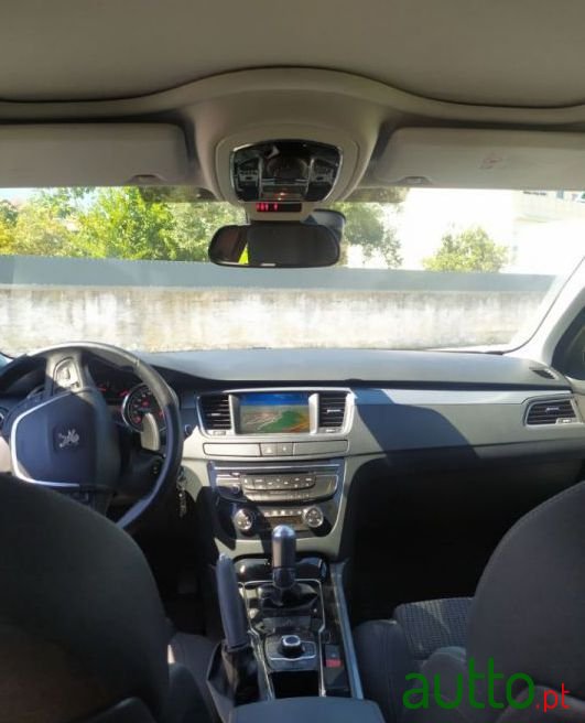 2013' Peugeot 508 Sw photo #2